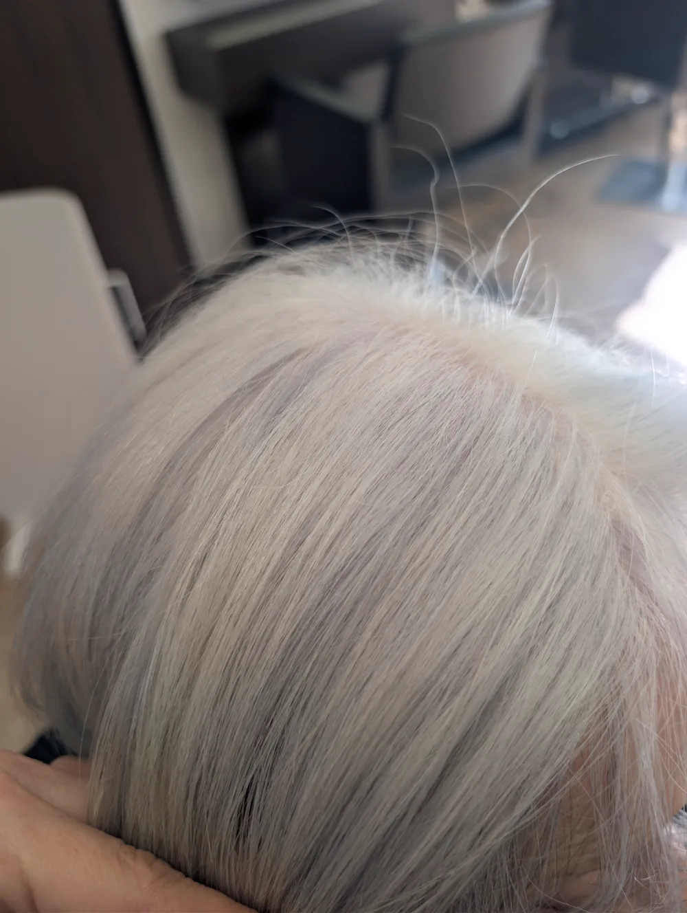 Wit-blond haar na een kleurbehandeling